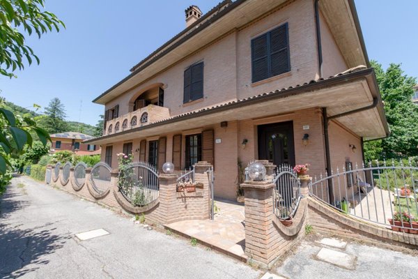 casa indipendente in vendita a Bologna in zona Santo Stefano