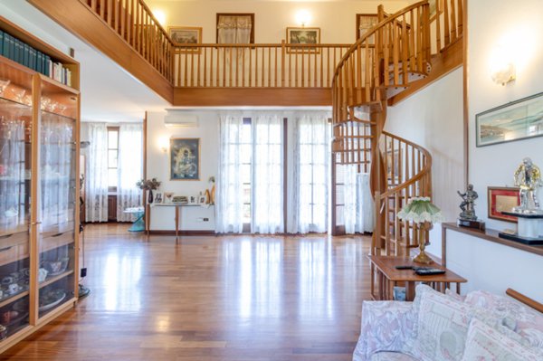 casa indipendente in vendita a Bologna in zona Santo Stefano