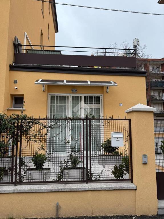appartamento in vendita a Bologna in zona Saragozza