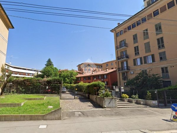 locale di sgombero in vendita a Bologna in zona Saffi