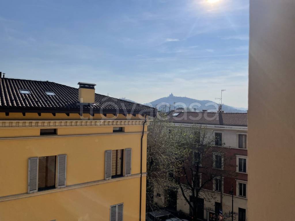 appartamento in vendita a Bologna in zona Andrea Costa