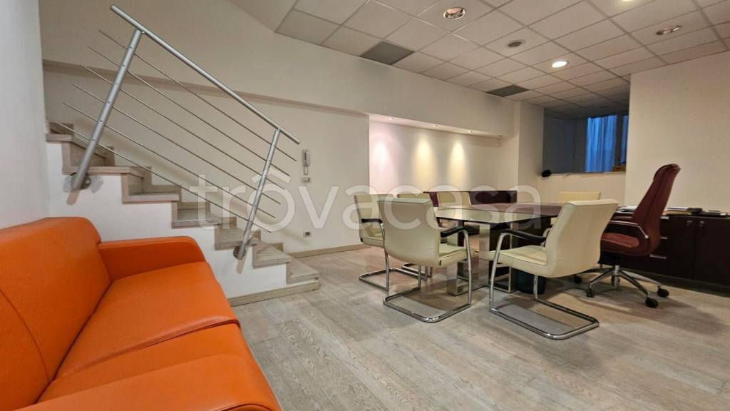 ufficio in vendita a Bologna in zona Centro Storico
