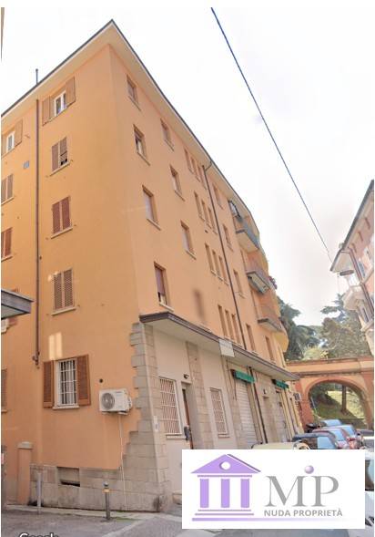 appartamento in vendita a Bologna in zona Saragozza
