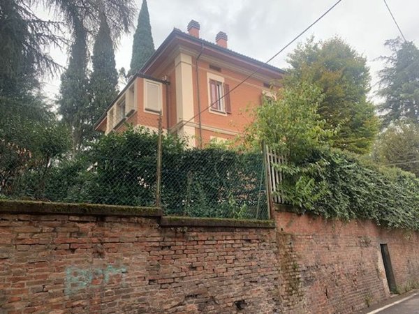 appartamento in vendita a Bologna in zona Saragozza