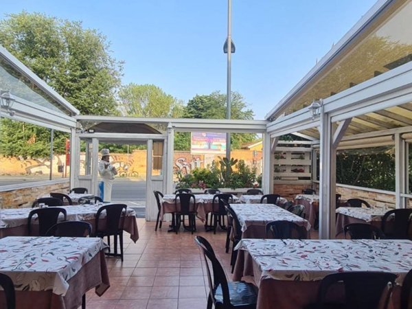 negozio in vendita a Bologna in zona Corticella