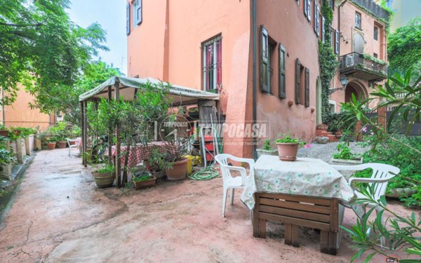 appartamento in vendita a Bologna in zona Santo Stefano