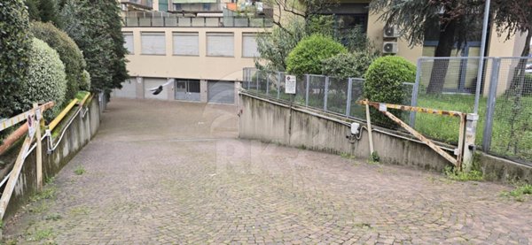 locale di sgombero in vendita a Bologna in zona San Donato