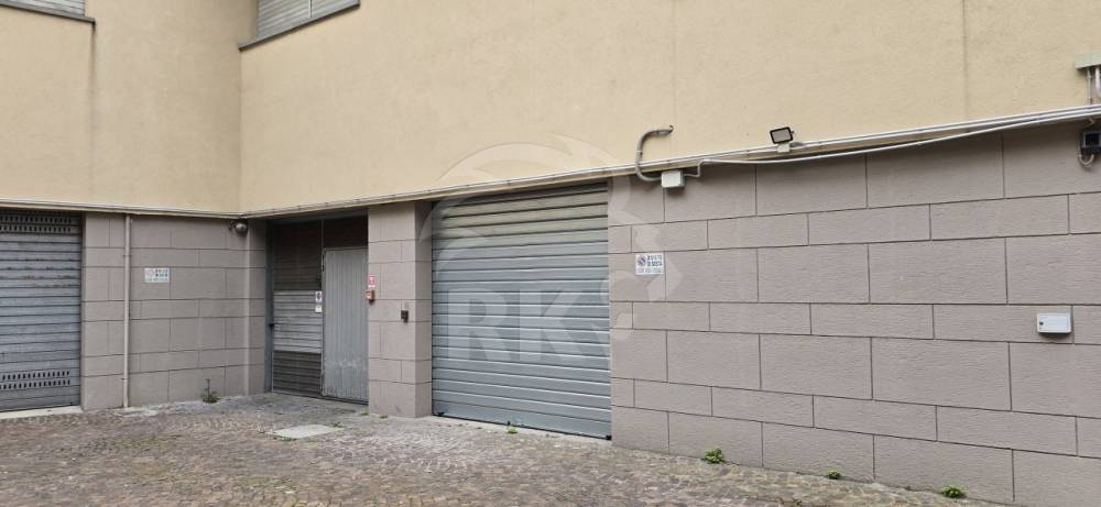 locale di sgombero in vendita a Bologna in zona San Donato