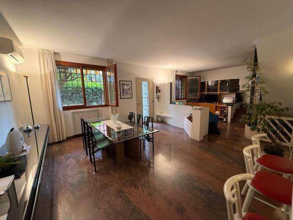 casa indipendente in vendita a Bologna in zona Saragozza