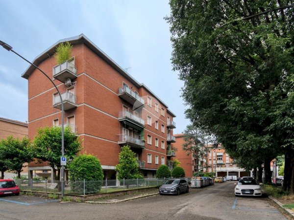 appartamento in vendita a Bologna