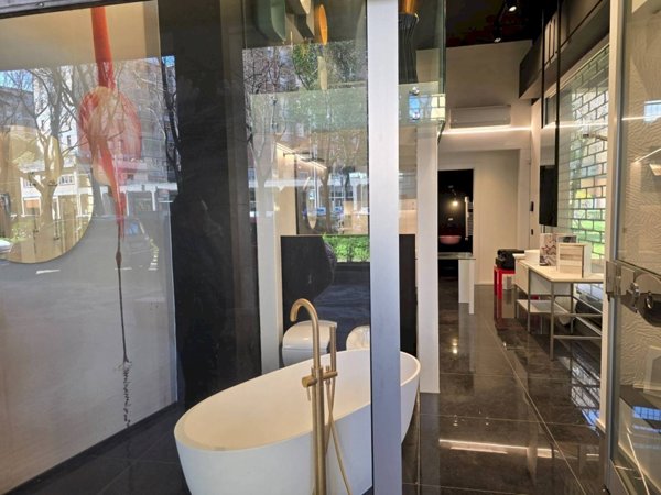 negozio in vendita a Bologna in zona Savena