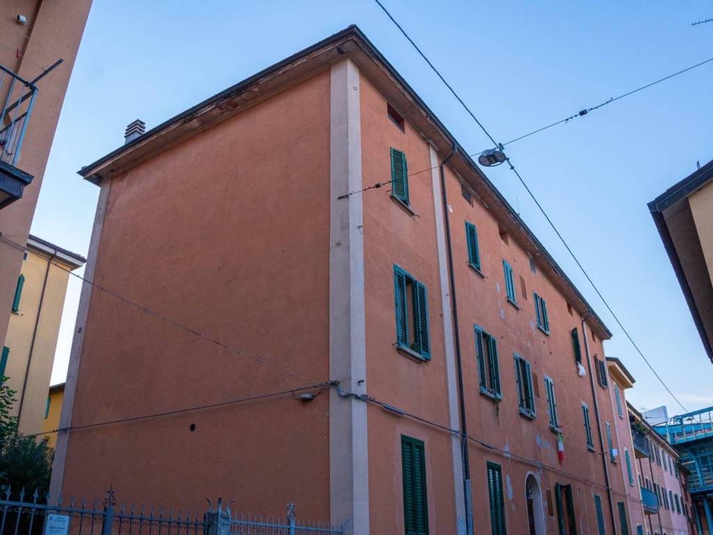 appartamento in vendita a Bologna in zona Saffi