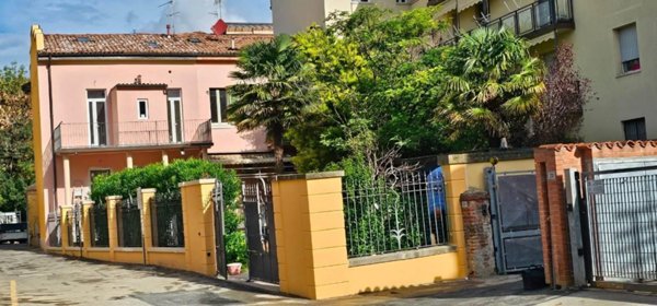 casa indipendente in vendita a Bologna in zona Murri