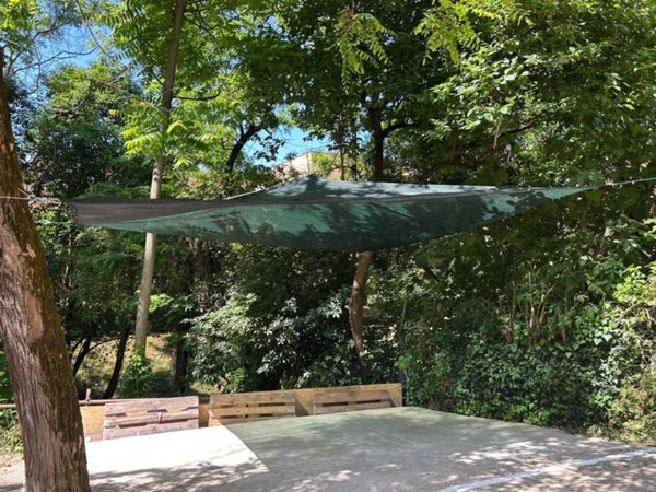 negozio in vendita a Bologna in zona Quartiere Porto