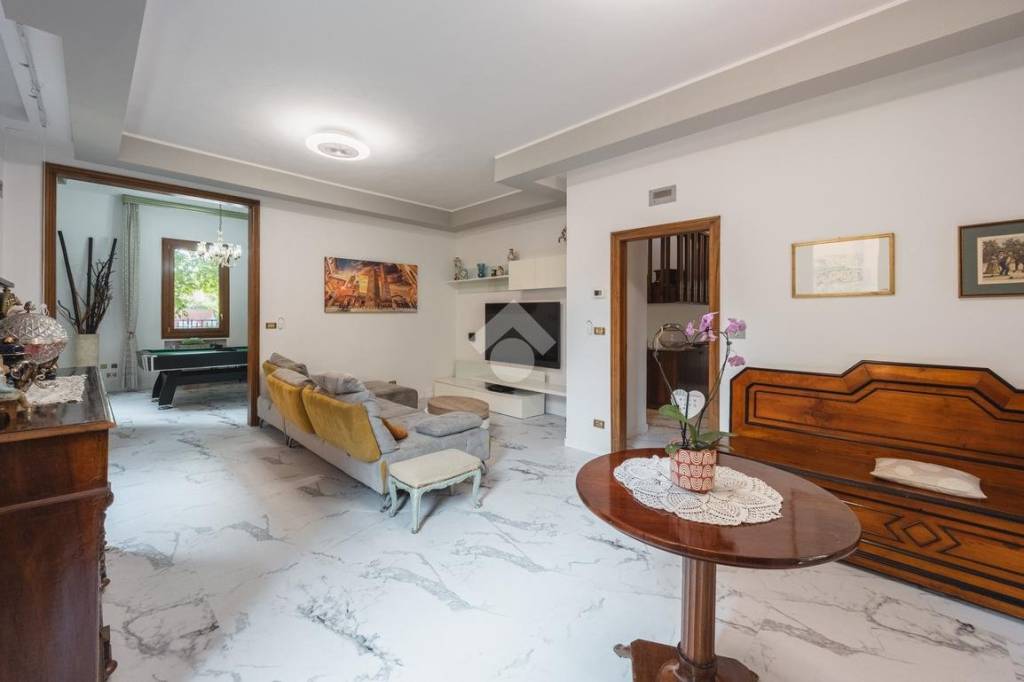 casa indipendente in vendita a Bologna in zona Reno