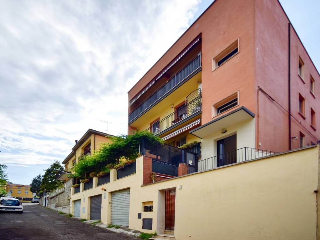 appartamento in vendita a Bologna in zona Colli
