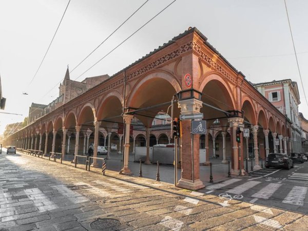 locale commerciale in vendita a Bologna in zona San Vitale