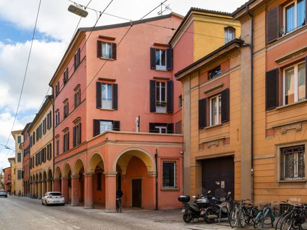 appartamento in vendita a Bologna in zona Saragozza