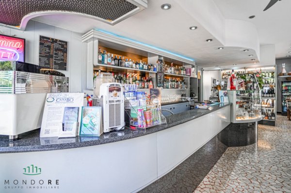 locale commerciale in vendita a Bologna in zona Murri