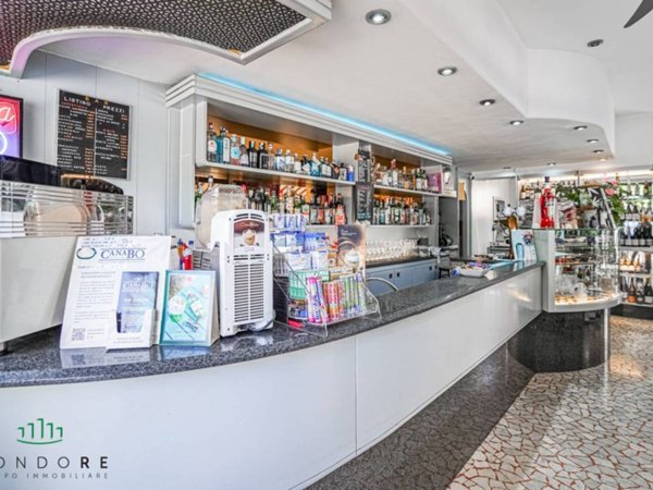 negozio in vendita a Bologna in zona San Vitale