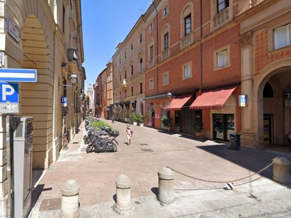negozio in vendita a Bologna in zona Centro Storico