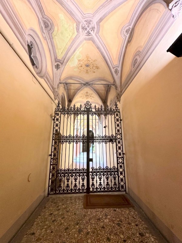ufficio in vendita a Bologna in zona Centro Storico