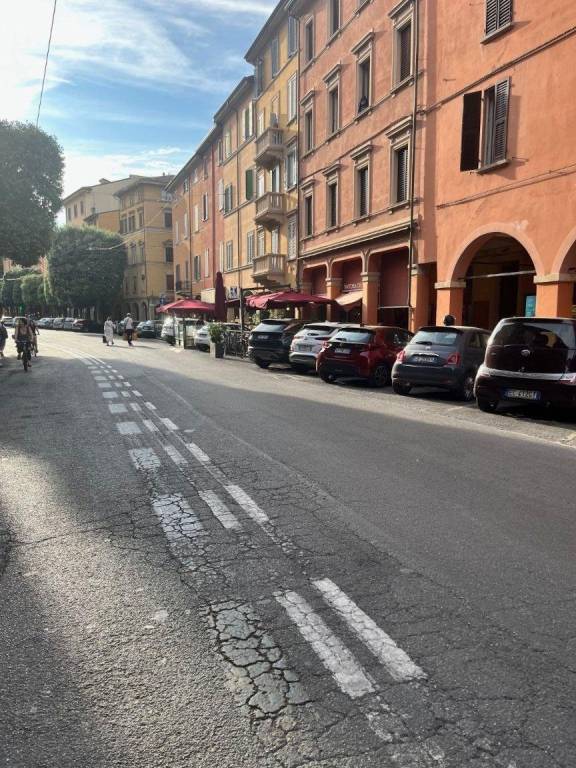 negozio in vendita a Bologna