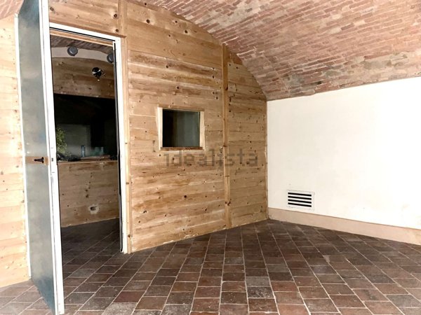 esavano in vendita a Bologna in zona Centro Storico