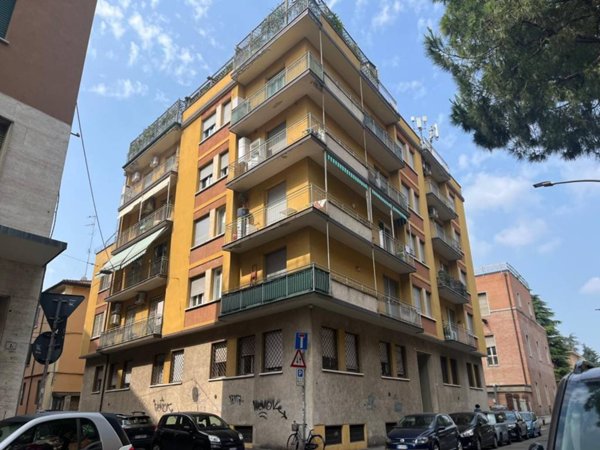 appartamento in vendita a Bologna in zona Saragozza