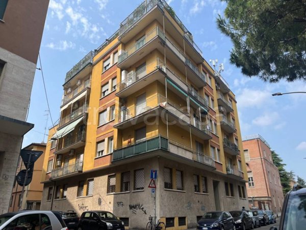 appartamento in vendita a Bologna in zona Andrea Costa