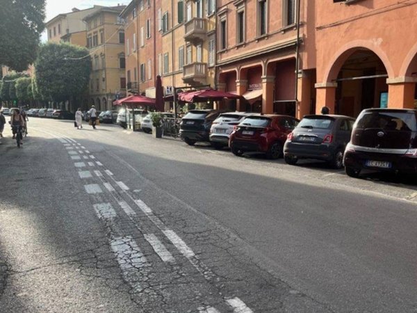 negozio in vendita a Bologna