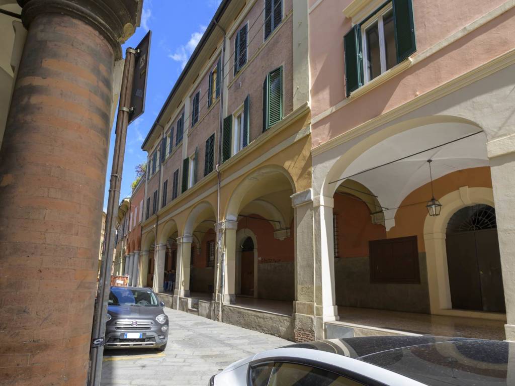 appartamento in vendita a Bologna in zona Santo Stefano
