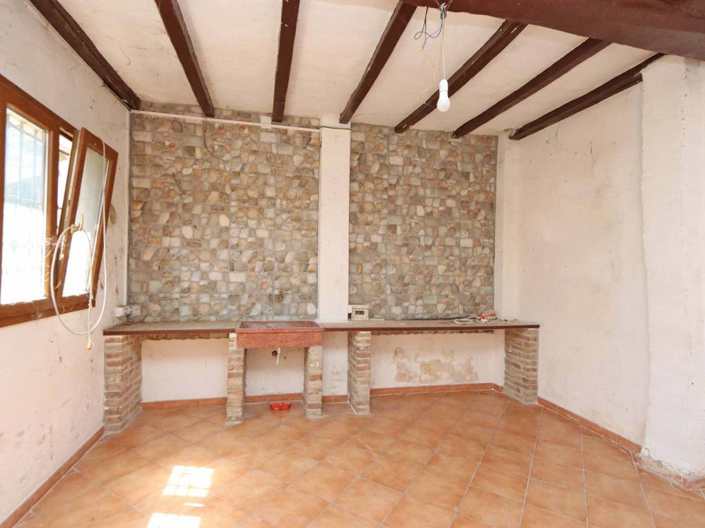 esavano in vendita a Bologna in zona Fiera