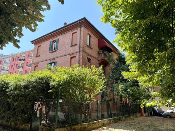 appartamento in vendita a Bologna in zona Reno