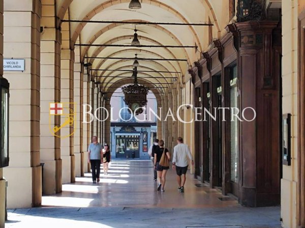 negozio in vendita a Bologna in zona Centro Storico