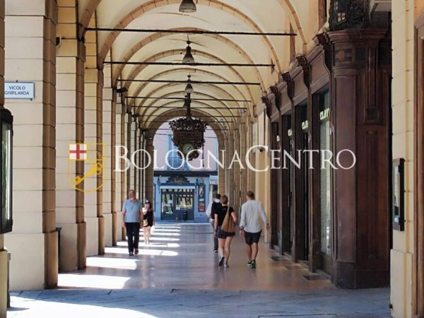 negozio in vendita a Bologna in zona Centro Storico