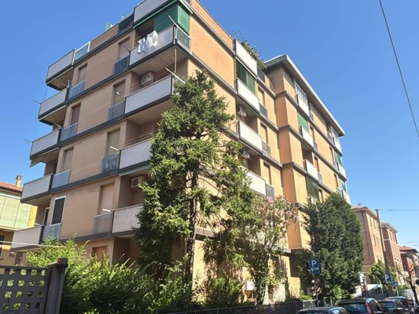 appartamento in vendita a Bologna in zona Saffi