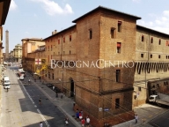 negozio in vendita a Bologna in zona Centro Storico