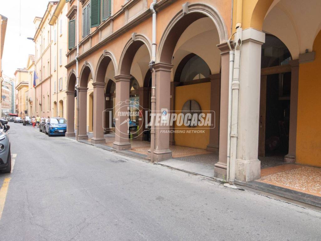 negozio in vendita a Bologna in zona Centro Storico