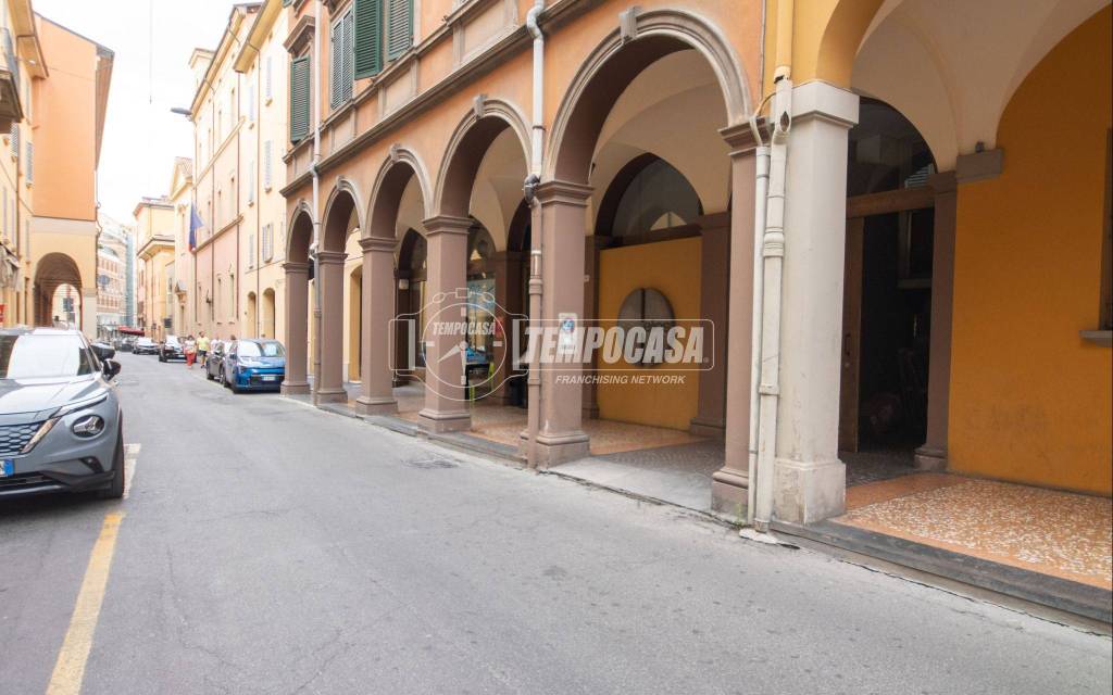 trivano in vendita a Bologna in zona Centro Storico