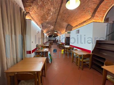 negozio in vendita a Bologna in zona Centro Storico