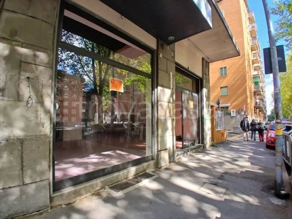 negozio in vendita a Bologna in zona Murri