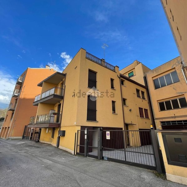 locale di sgombero in vendita a Bologna