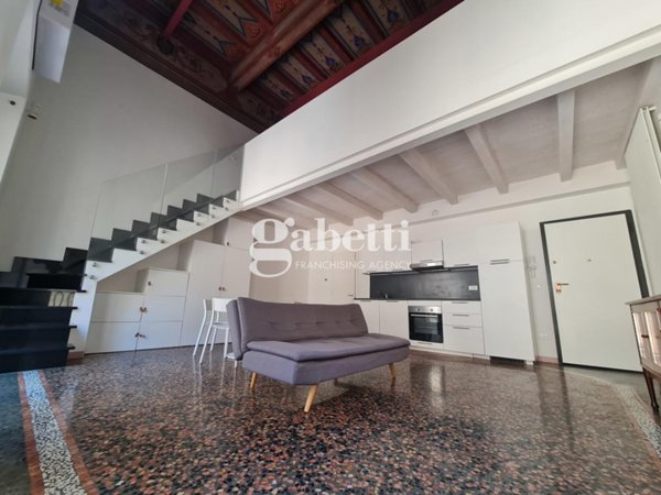 appartamento in vendita a Bologna in zona Santo Stefano