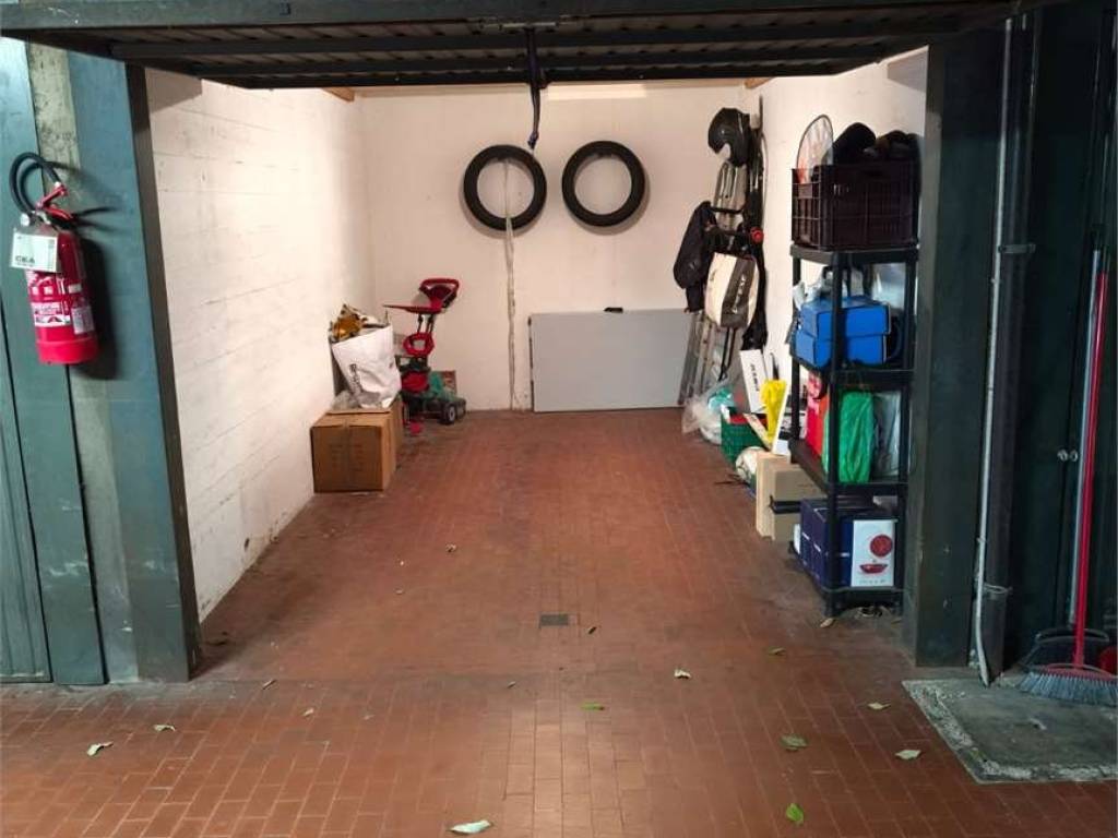 locale di sgombero in vendita a Bologna in zona Savena