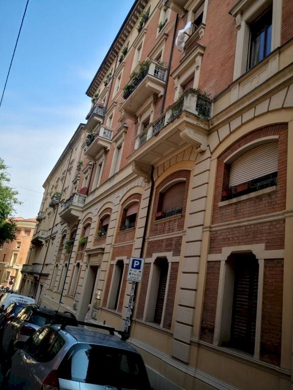 ufficio in vendita a Bologna in zona Centro Storico