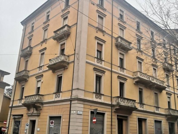 ufficio in vendita a Bologna in zona Santo Stefano