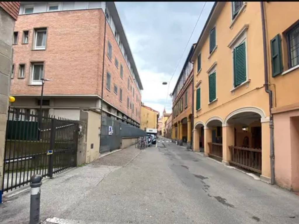 negozio in vendita a Bologna