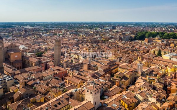 negozio in vendita a Bologna in zona Centro Storico