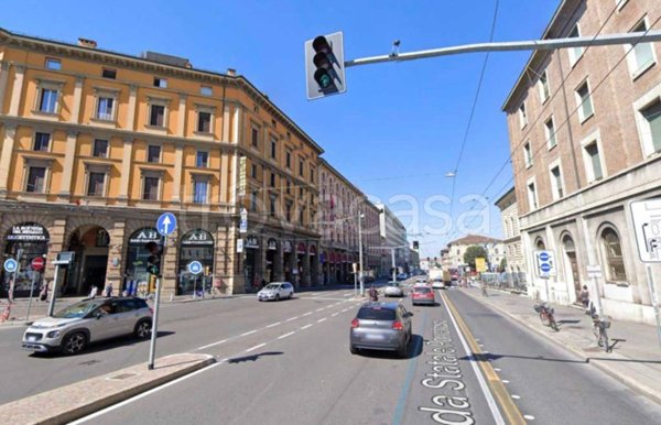 negozio in vendita a Bologna in zona Bolognina